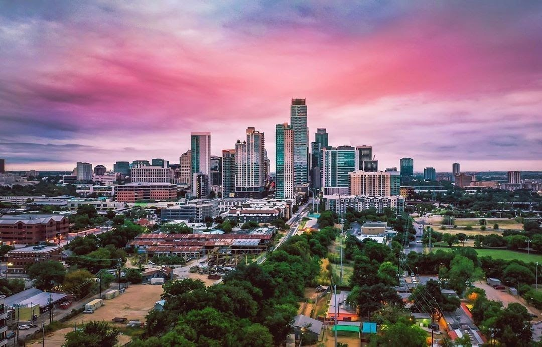 AtxHotel's tweet photo. The perfect view doesn't exist... Just kidding 😉 

#HotelIndigoAustin

📸by: @sayakakunze https://t.co/JkVuPOGfMX