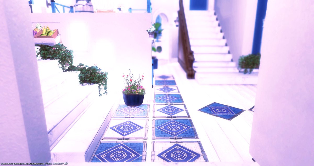 みうぶらう ぐんぐにる こちゃ Lillalulilla さんちにお邪魔しました 青と白で ｼﾝﾌﾟﾙに です 床や壁の模様 可愛い花のクッション シャンデリア すべてこちゃさんのオリジナル 凝っているのにごちゃごちゃせずに シンプルで とーっても