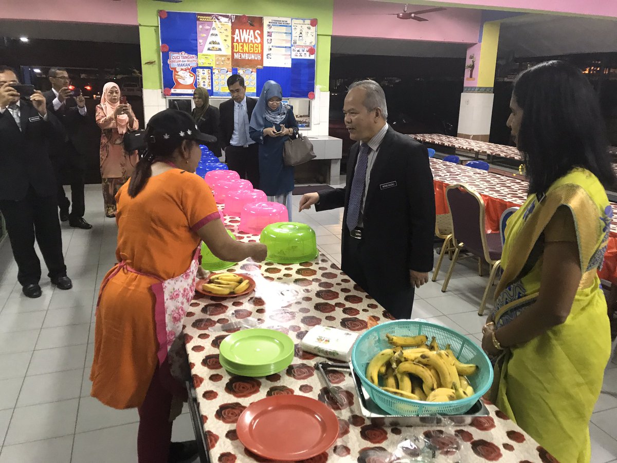 Selamat pagi. Hari ini saya ingin melihat sendiri bagaimana Penambahbaikan Program RMT di sekolah. Saya di SJKT Saraswathy, Jalan Kuchai Lama.