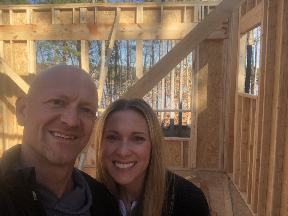 cvsbrian's tweet image. We have walls! 🏡👏🏻👀👷🏻‍♂️⁦@hopebache⁩ #cominginMay #lakelife