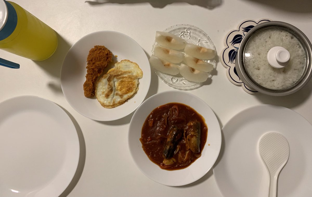 19/1/2020: It’s weekend yesterday so shuben tolong masakkan hihi bcoz bini teringin air tangan suami jugak Nasi + sardin + telur mata + ayam goreng mcd + buah pear + air sunquick 