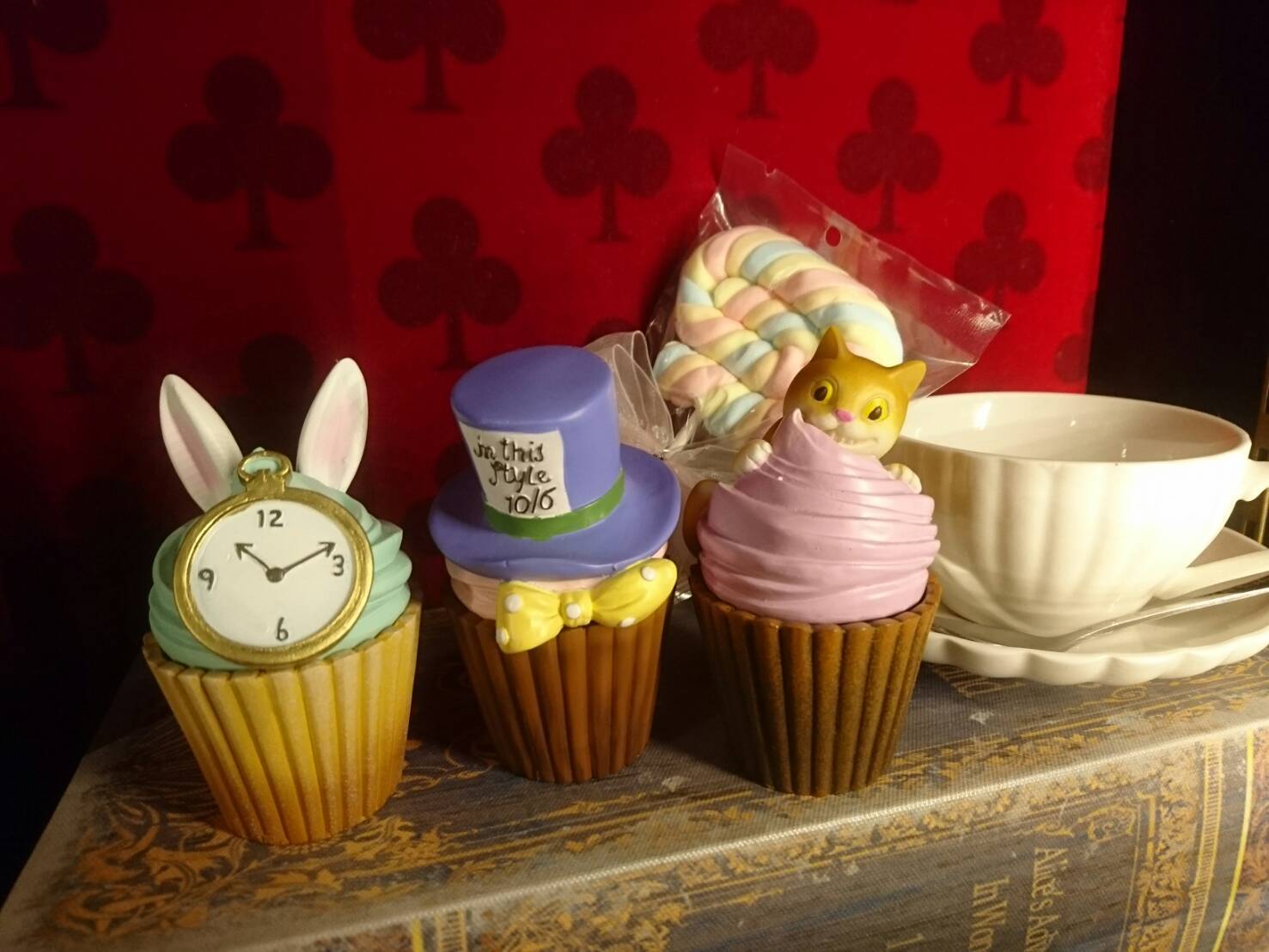 Alice On Wednesday 水曜日のアリス 水曜日のアリス大阪 まるでカップケーキのような小物入れ アクセサリーなど可愛く収納できますね プレゼントにもオススメですよ カバードボックス 各種10円 税 T Co Flmmpvalpl Twitter