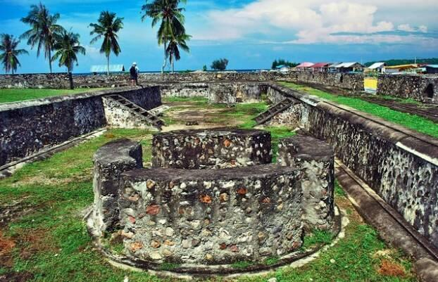 Jelantik5's tweet photo. 3~3 #Lamuri #WajahNusantara
Karena terjadi sebuah konflik, putra dari Raja Harsa melarikan diri ke Aceh dari kejaran Bangsa Huna & di sanalah dirinya kemudian membangun Kerajaan Lamuri. Kerajaan ini kmudian memiliki 3 titik pusat pmerintahaan: Indraprata, Indrapuri & Indrapurwa. https://t.co/MCwPOPOLSU
