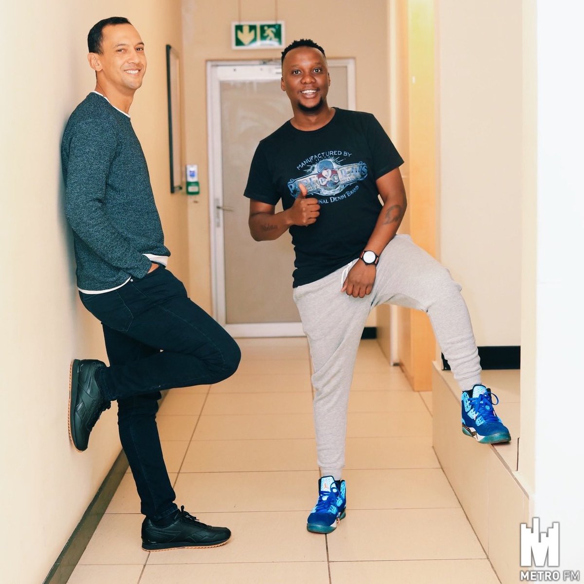 METROFMSA's tweet photo. Whatchu Wearin?
Post a pic of your look for today, tag @metrofmsa & hashtag
#MLFTD
#themorningflava
#wakeupforit
@moflavadj @Pearl_Shongwe @owenhannie https://t.co/W043p0OkBp