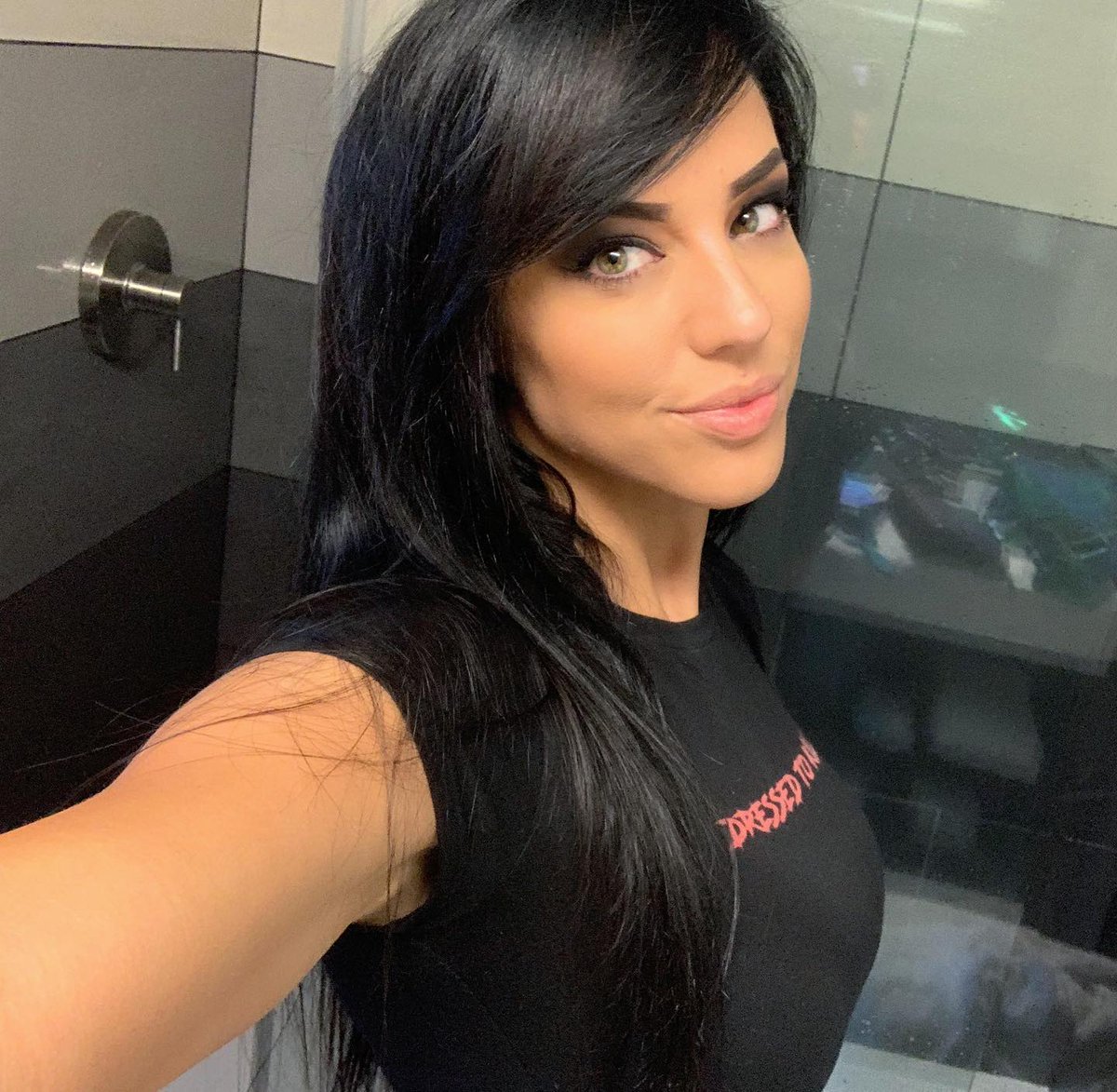Alexzedra1's tweet photo. A dirty girls gotta eat 💁🏻‍♀️

Working all day and into the night at a nuclear plant location was a badass experience to say the least.
The nuclear plant was shut down before any radiation took place so we were good to explore pretty much everything and anything we could climb into. https://t.co/RAyr9uSMq3