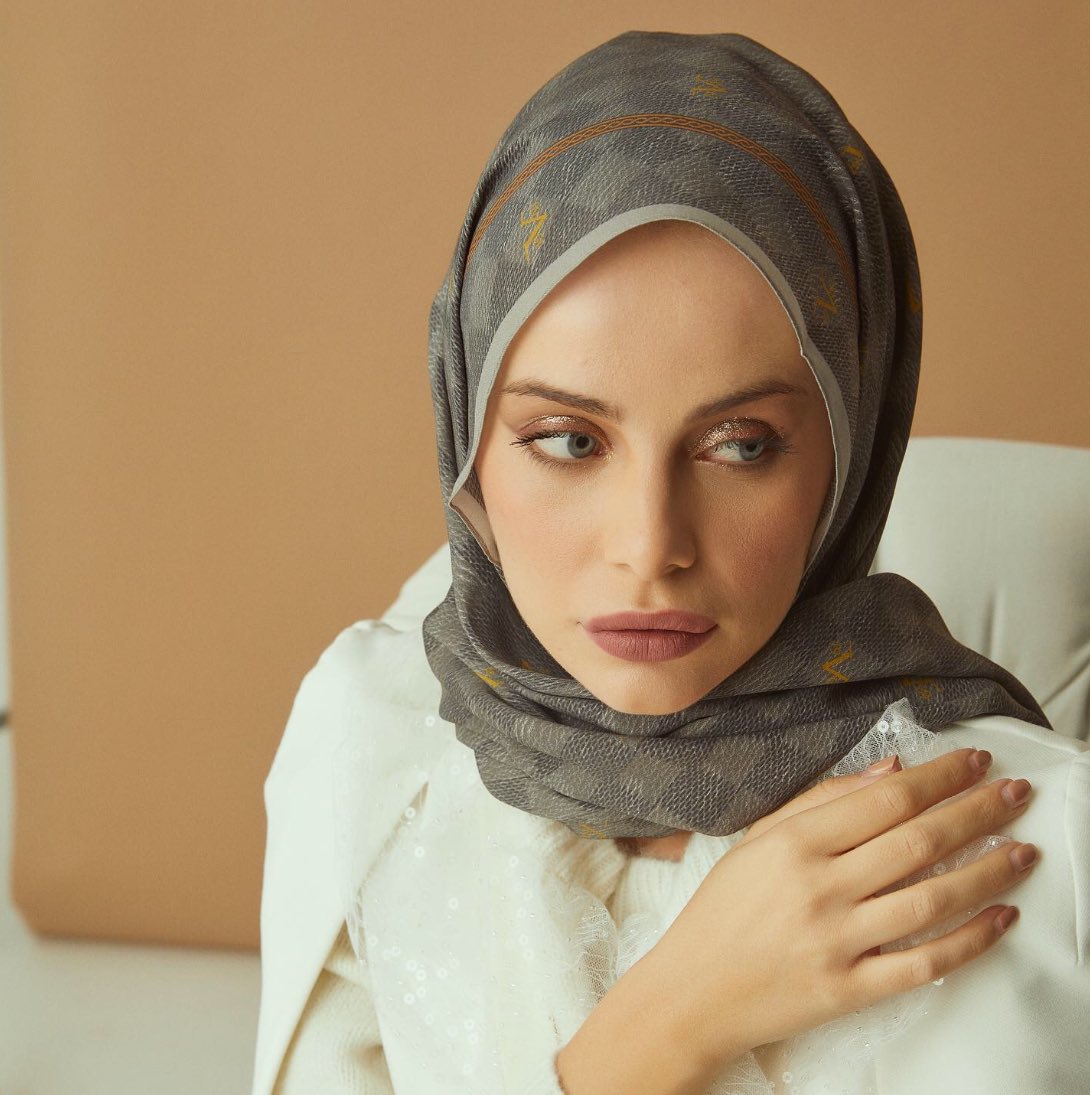 19v69italia_'s tweet photo. Her gününüzü ayrı renklendirecek Modal Şallarımızı denediniz mi? #modal #kumas #sal #kumaş #şal #versace #giyim #tesettur #hijab #style #fashion #moda #şık #tarz #versace1969 #italia #insta #instalike https://t.co/uYsCr1Krcp