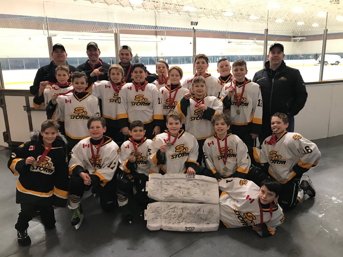 D_Muller2's tweet photo. Congrats to the @SDMHA Atom A1 team for winning the gold medal this weekend at the @kelownamhockey Atom Development tournament B division.  Good job boys!!! https://t.co/DOCnib8gTX
