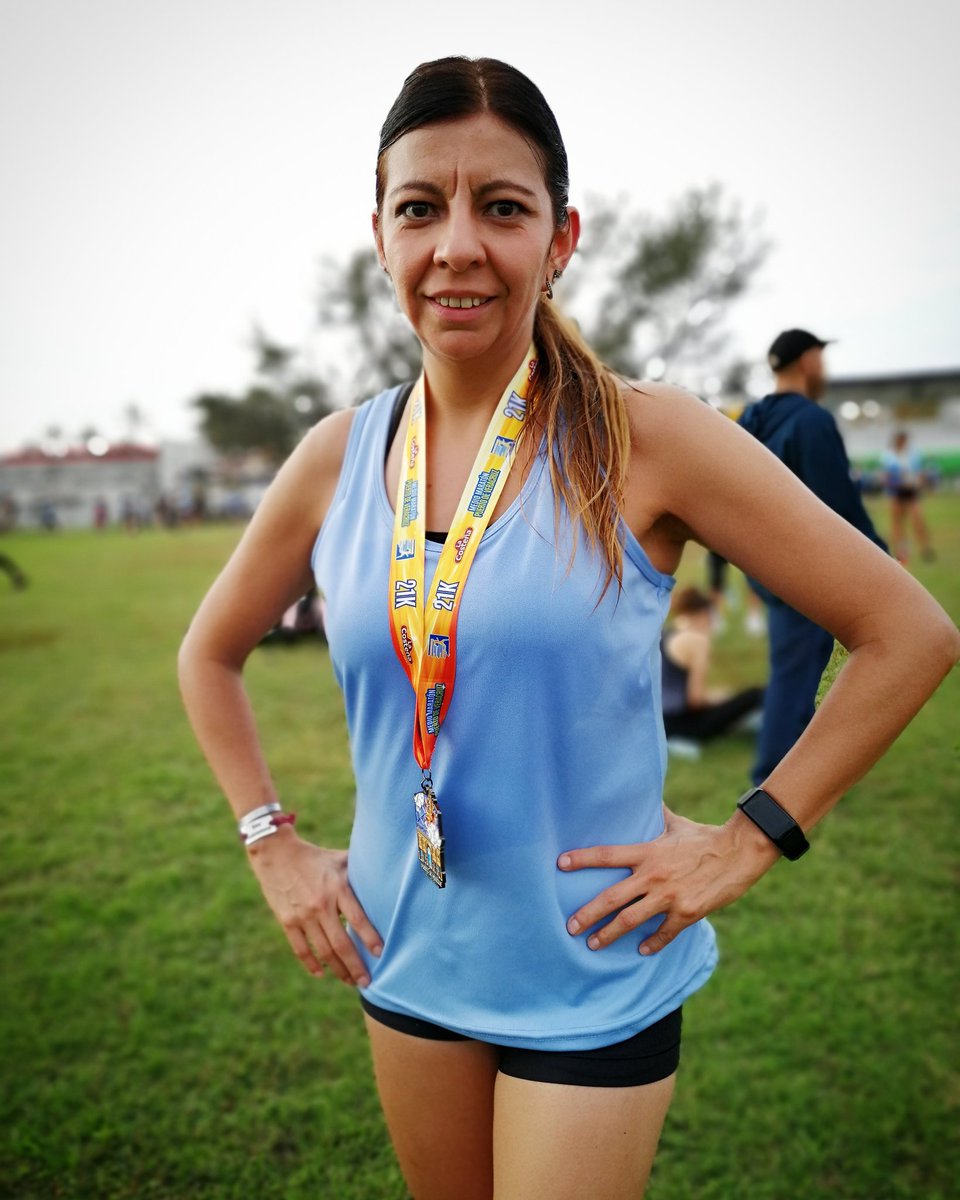 tanyaramburu's tweet photo. De mis medios maratones favoritos!!!!
Veracruz de mi corazón ♥
#21k #MMPV2020 #MedioMaratón #Veracruz #AmoCorrer #YoElegiCorrer #TemploRunner #SoyCorredora #yAdemasCorredora #RunnerGirl #Runner #PistosPics #QuieroRun #CorreViveSiente #SoyRunnerMx #InstaRunMX #NoEsLocuraEsPasión https://t.co/qhwxLsNeZG