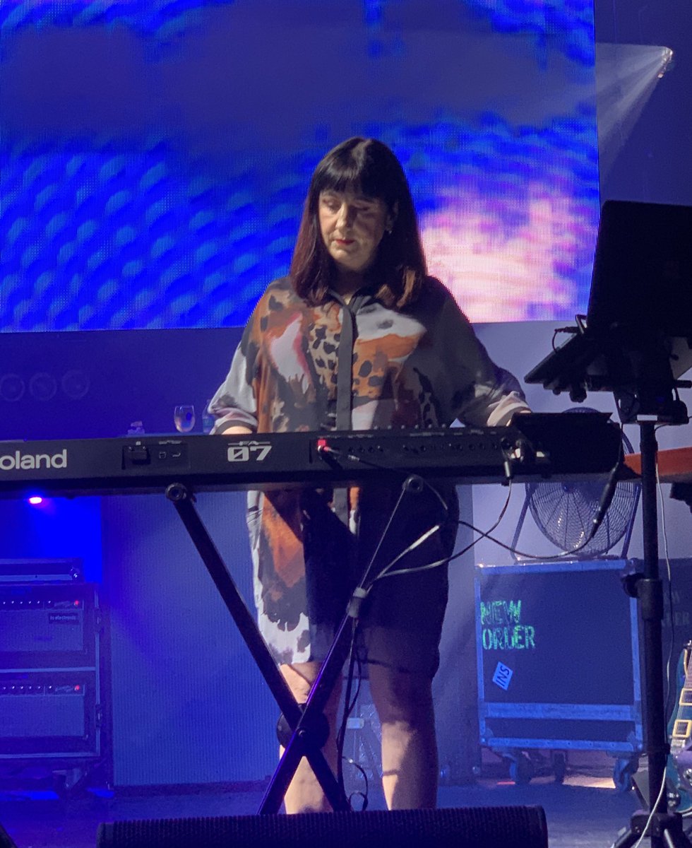 pomopam's tweet photo. A big thank you to the kind @stephenpdmorris @gillian_gilbert for visiting with fans @neworder @FillmoreMB &amp; your list #NewOrderMiami It was a wonderful getaway from snow in Philly! Safe travels home ✈️🎹 🥁 @1stwave @SluggoDoug @richardblade @LoriMajewski @AlanHunterMTV https://t.co/BnUt6284nQ