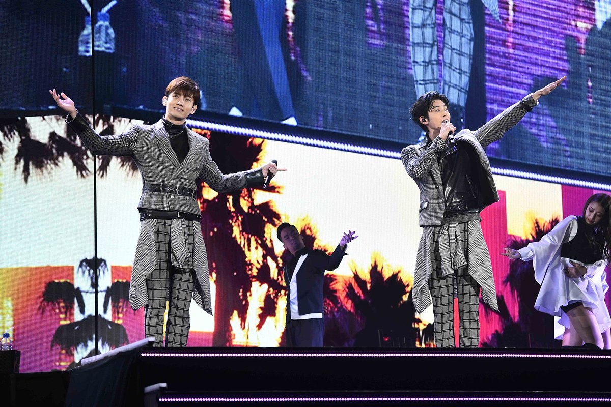 26bear218bear's tweet image. 公式から上がったので使いますが、私この衣装大好きです。大好きです。大好きです。
#東方神起LIVETOUR2019_XV