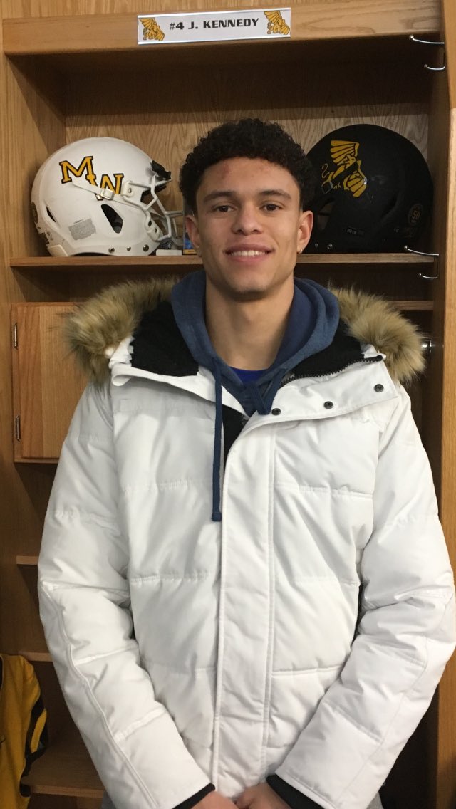 Official visits to Washburn and Missouri Western this week. Thankful to receive an offer from both schools to play ball at the next level. 🏈🏈🏈