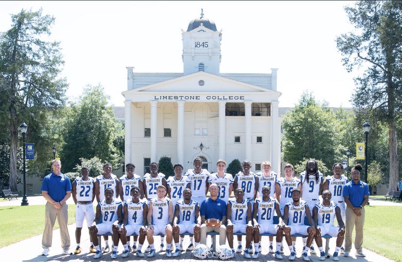 devnotdav's tweet photo. Extremely excited to announce that I’ve received my 2nd offer from Limestone College ⚜️🔵 #gosaints @LaneKnost @LimestoneFB https://t.co/DO5qsGWJU0