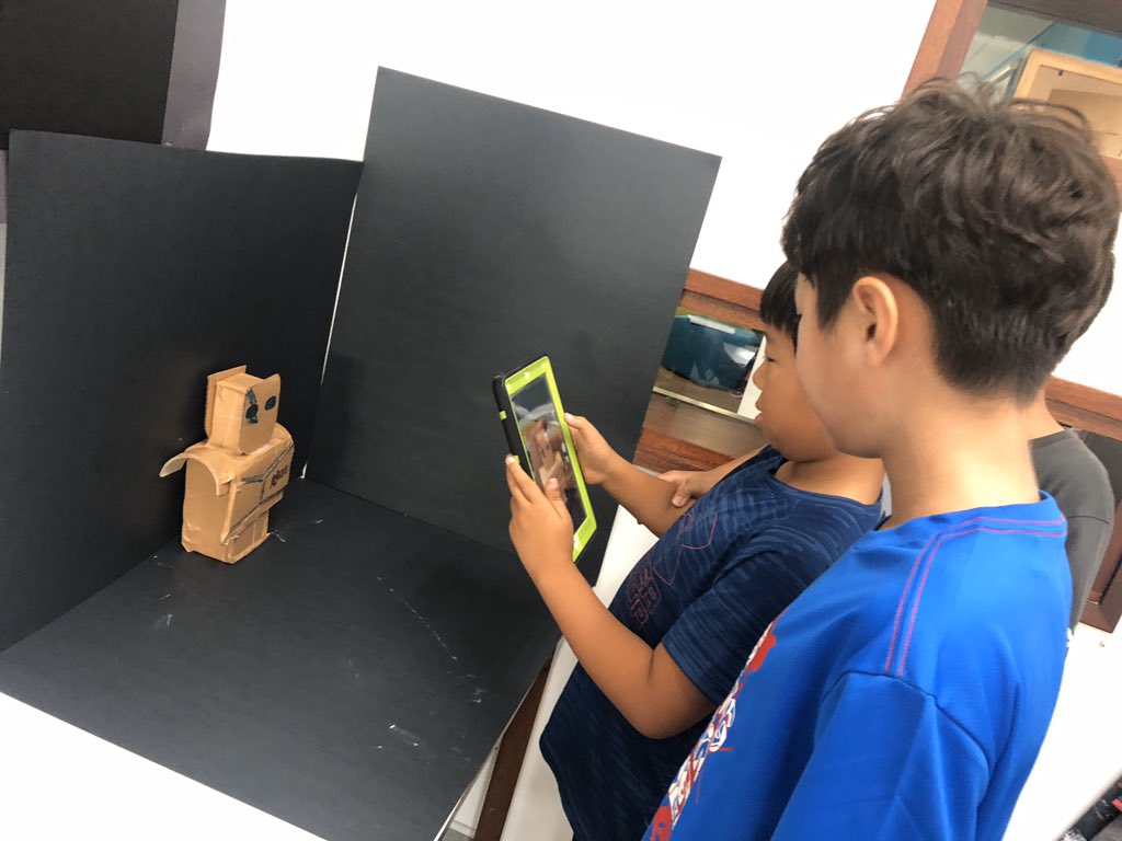 carney_dana's tweet photo. #reflecting on our #CreativeCycle using @Seesaw @ISPPCambodia today. What were my goals? How did I develop my ideas? What was some valuable #feedback I received? How am I feeling about my artwork? @kpackteacher #pypart https://t.co/IFRkmcAnU0
