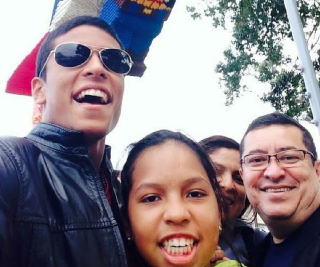 joseriera23's tweet photo. Expreso mis profundas condolencias al Sr José Gregorio y la Sra Elvira Pernalete (@elloverah) por la perdida física de María Gabriela (QEPD)

Una de las razones por la que protestaba y perdió la vida Juan Pablo Pernalete en el 2017, era por el tratamiento de su hermana. ¡Fuerza! https://t.co/6XD5P16832