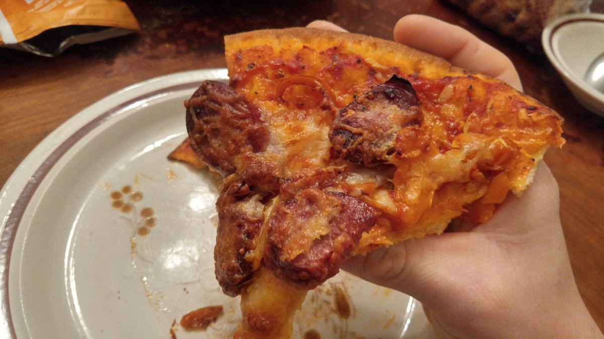 stanton_kitchen's tweet image. Smoked turkey sausage &amp;amp; pepper pizza! 🍕🤤 #stantonskitchen #prepatl #food #foodservice #chef #culinary #delivery #catering #atlanta #atl #homemade #delicious #foodie #foodtruck #foodtrailer #pizza #cheese #sausage #bbq #pepper #game #football #good #sogood #smallbusiness #sunday