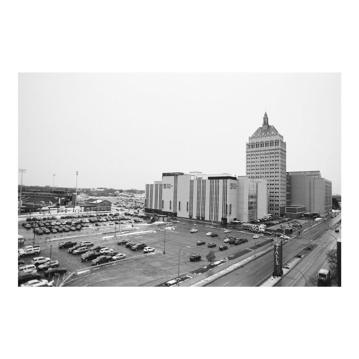 there’s a city in new york called rochester and you should go visit it.

film from there #Kodak400tx

#carlnardfilm
#explorerochester