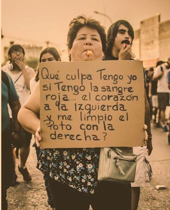 FranceMauret's tweet photo. ESTAMOS ESPERANDO QUE RENUNCIE UN WEON!!!!

EL 6%, #ELPLAYAS, #elpizzas, #elnadas
SÍ ESE MISMÍSIMO!!!!

#RenunciaPiñera #cadem
#yovoto y #YoApruebo en abril!!

 #OlmueTVN  #FestivaldeOlmue https://t.co/SXRo25YwGs