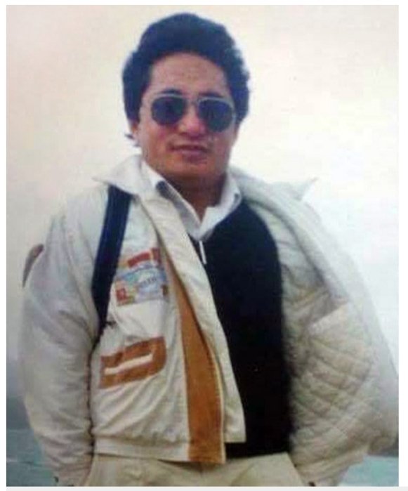 माननीय अग्नि सापकोटालाई वधाई ज्ञापन गर्दै काभ्रेका अर्जुन लामाको आत्मको चीर शान्तिको कामना गर्दछु। न्याय हराएको मेरो देश!