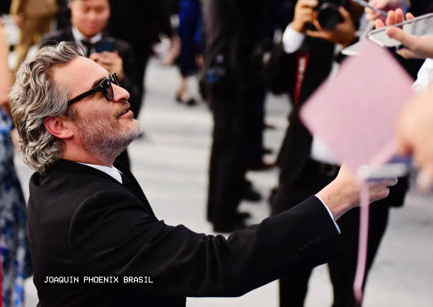 jphoenixbrasil's tweet photo. #SAGAwards #JoaquinPhoenix https://t.co/GK7WcbSAiw