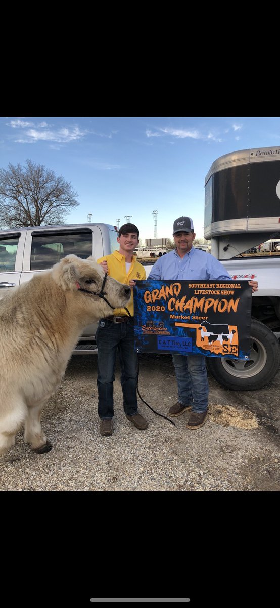 LauraByrdRay's tweet photo. Grand Champion Steer. Great job Easton!!! https://t.co/WWq0ixxcoH