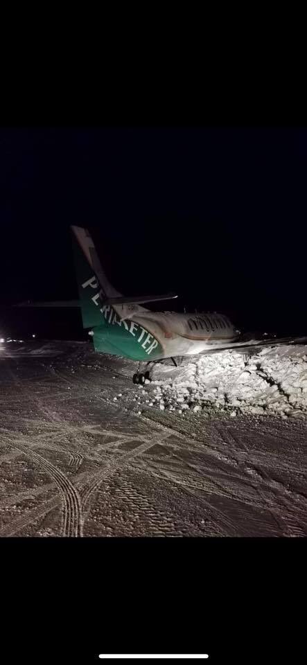 garmst's tweet photo. Perimeter flight from Thompson hits snow bank on landing- no injury’s https://t.co/22rcO20tUP