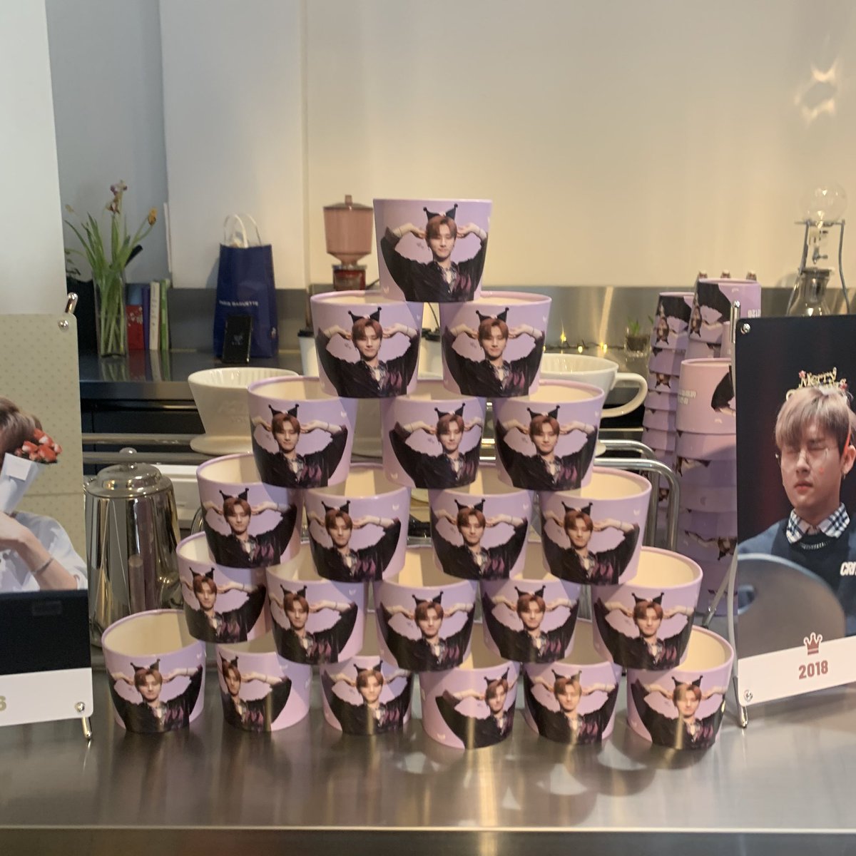 syunuho's tweet photo. 아니 쿠로미쨩규이라니 ㅠㅠㅠㅠ 💜🖤
말이 필요 없었습니다... 팬콘 전에 잠깐 들린다고 한건데 잠깐은 무슨 여기서 홈파티1차 즐기고 간 1인😭💜🖤 @MELLOWLIGHT126 #IMSCENE25 https://t.co/RVpotzucaj