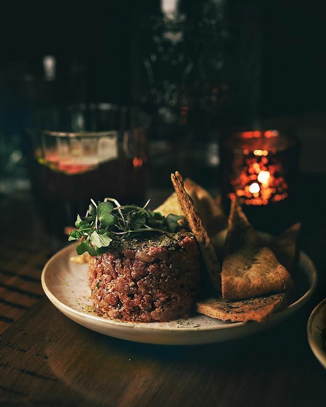 HypeBelly's tweet photo. That late night special @bar_sybanne
.
.
.
.
.
#menwithcuisine #tofoodies #tartare #moodygrams #hummus #torontofood #shotoncanon #hkfoodblogger #buzzfeast #ilovefood #lifeandthyme #foodart #vscocook #heresmyfood #foodvsco #chasinglight #huffposttaste #instayum #foodcoma #eat… https://t.co/dA57sIUaBk