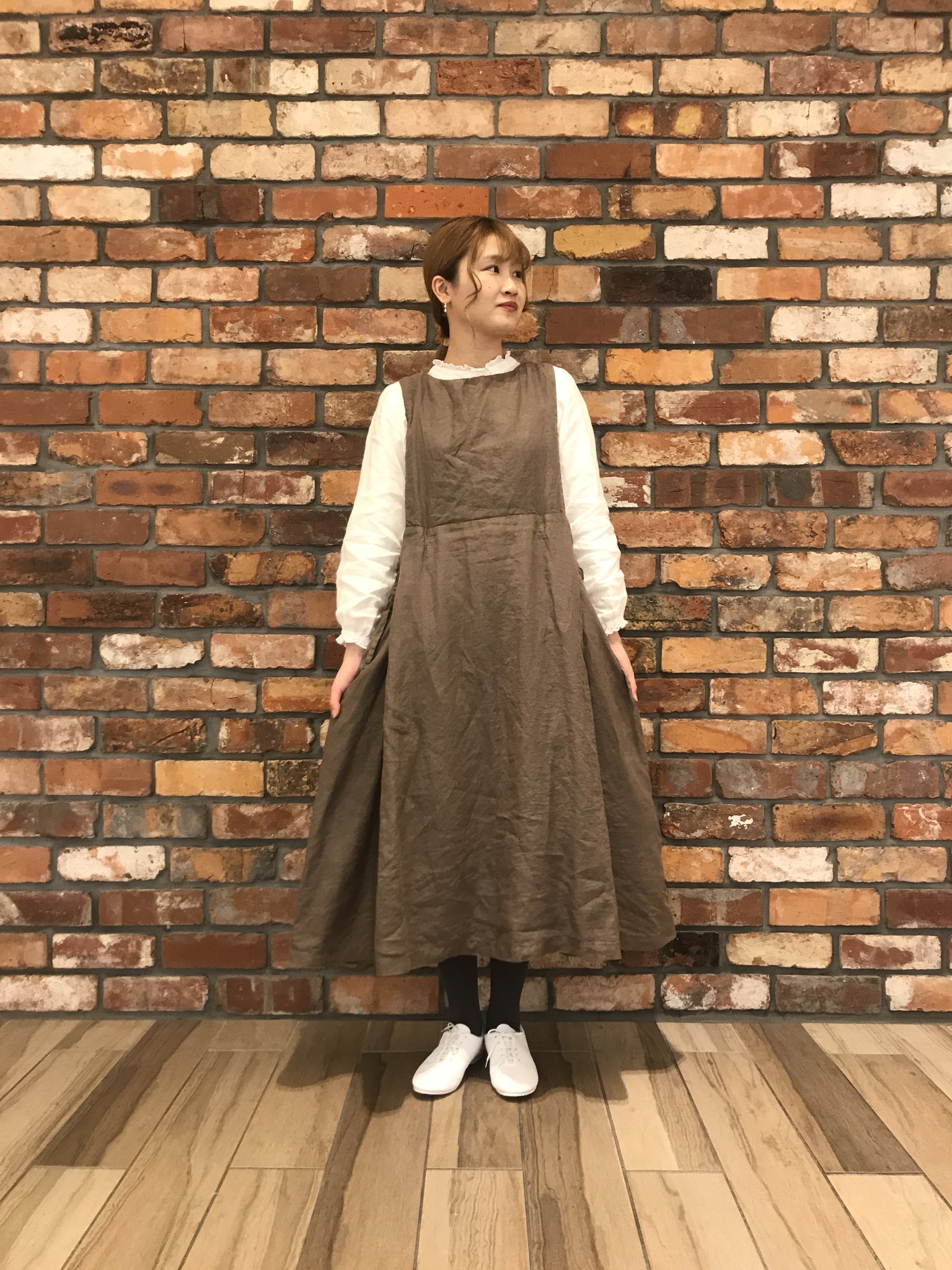 Nest Robe 名古屋店 New Items ブラックヘンプエプロンワンピース 前後2wayで サイドのリボンでギャザー分量が 調整できます ブラックヘンプを活かした くすんだ色味が可愛いです ブラウスと合わせてみてはいかがですか 26 000yen Tax Natural