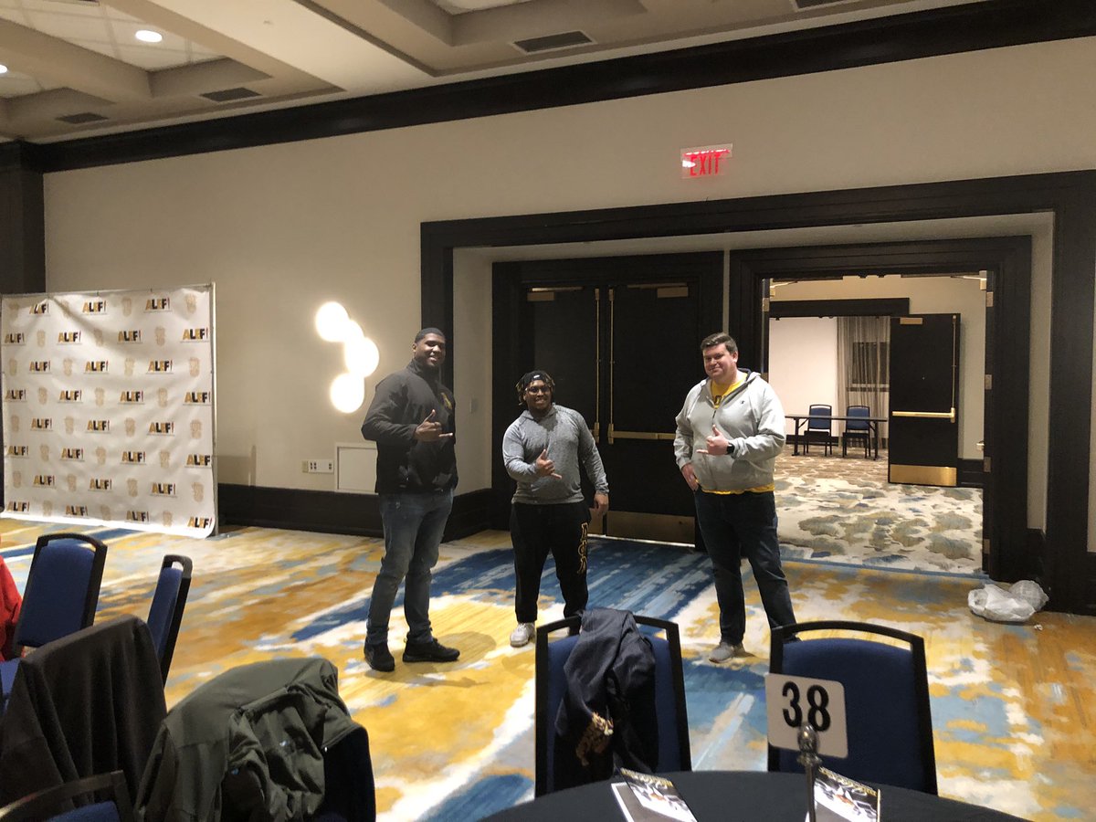 AlphaLambda1906's tweet photo. Brothers getting things set for the 7th Annual Hope Breakfast tomorrow morning. We hope to see you there. #HopeBreakfast https://t.co/oAGSlkktvT