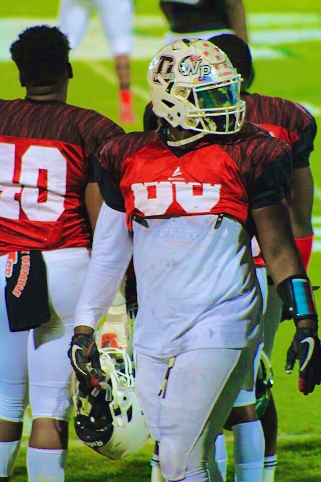 zay2trendy's tweet photo. On Friday I played my last HS football game it was a blessing to be able to have the opportunity to play in one last game it's bitter sweet , next stop college ✌🏾🕊 #LLLG #LLCS #LLD #LL5SHOTS #LLQ #LLL #LLWOOWOO #LLISIS #LLWOADIE #LLJ #LLKAWASKI #LLZY https://t.co/9SNBDZckVL