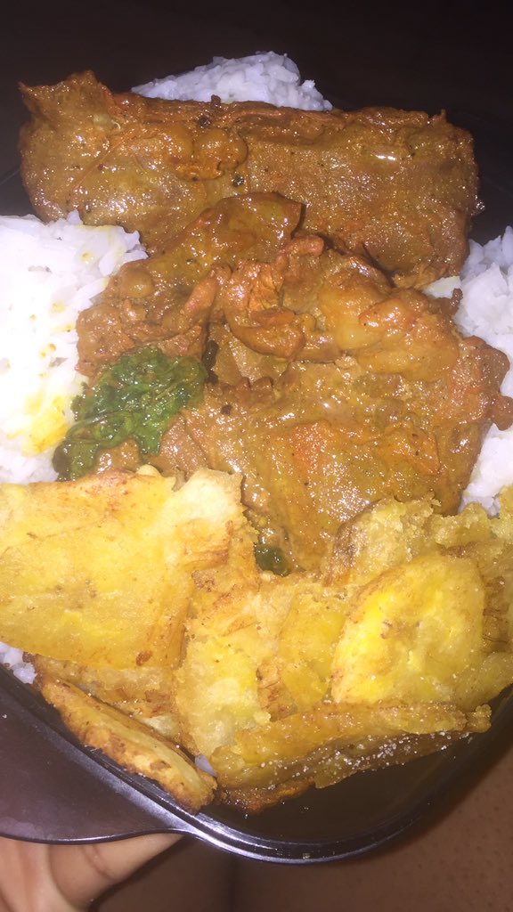 __Dominicanaa__'s tweet photo. Hoy se cocina árachera asada/freír con tostones cilantro y plátano maduro frito ❤️🤩🇩🇴 buen provecho 👌 https://t.co/Uf9JgNT7Bf