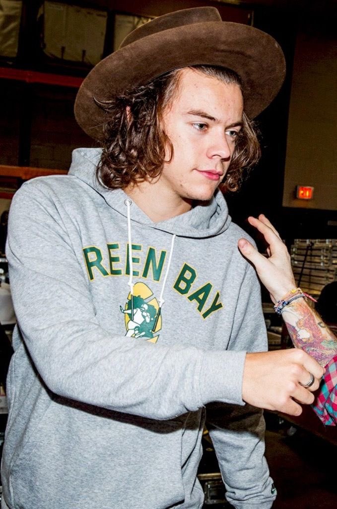 SILKSUITRRY's tweet photo. the packers just lost and aren’t going to the super bowl harry is probably pissed rn. it’s what he deserves😌 maybe if he backed out...... #harrybackout https://t.co/MEfS77fwrR