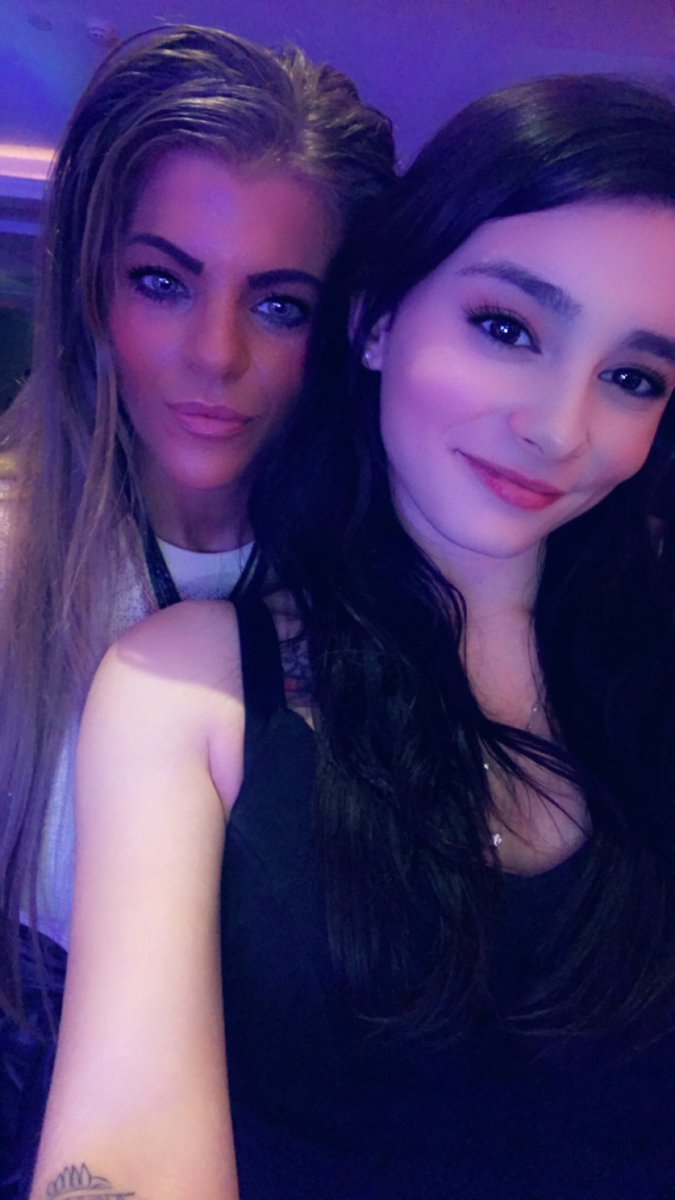 X3smiles3's tweet photo. Aunt Nicole ❤️ https://t.co/ce6SlasYkx