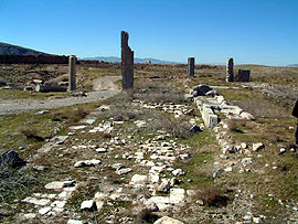 Going back in time again in my Iranian cultural heritage site thread (kinda like a yoyo!) To Istakhr, an ancient city in Fars province, just 3 miles north of Persepolis. It was the first capital of the Sasanian Empire.