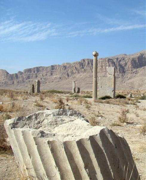 Going back in time again in my Iranian cultural heritage site thread (kinda like a yoyo!) To Istakhr, an ancient city in Fars province, just 3 miles north of Persepolis. It was the first capital of the Sasanian Empire.