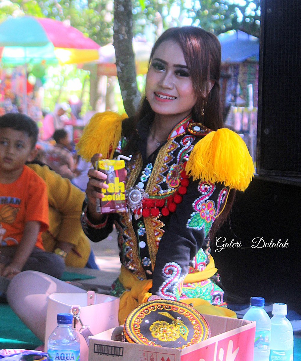 JardolP's tweet photo. Siang Gini Enak.a minum yg dingin2 guyss

#galeridolalakpurworejo
#JD_Purworejo_
#dolalakputri 
#dolalakPurworejo https://t.co/3sHqWjJtYZ