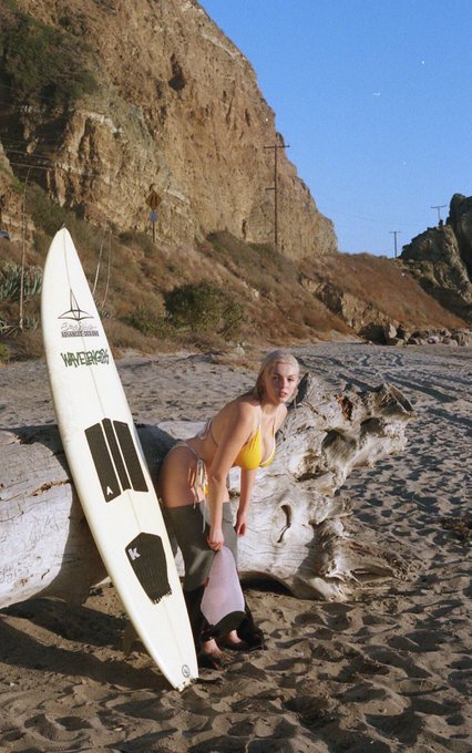 little surfer girl https://t.co/z9sOJyIpYn