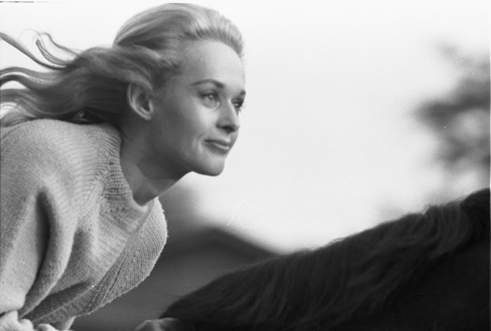 Happy 90th Birthday to Tippi Hedren! 