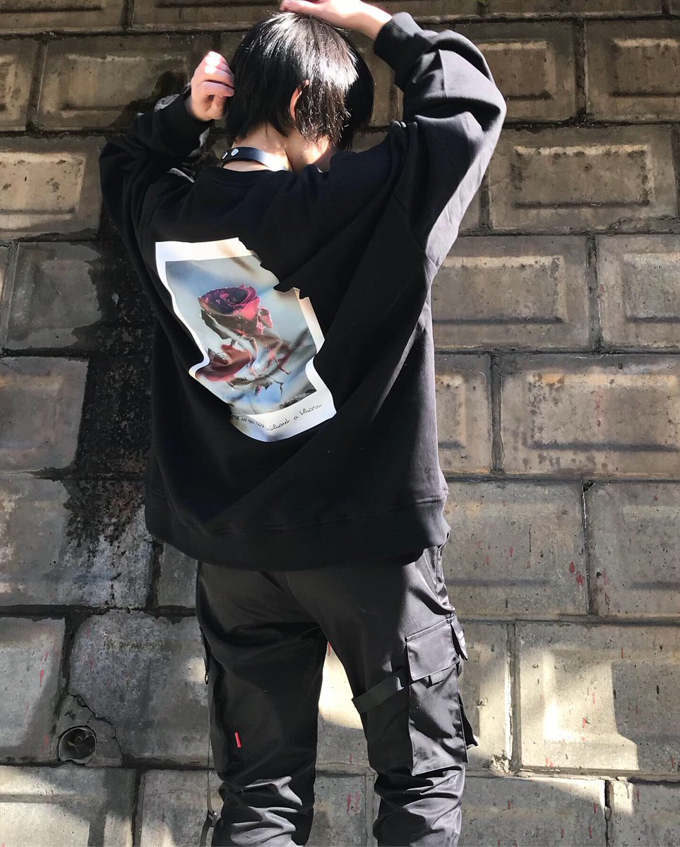 bibabibasun46's tweet photo. やっと届いた🔥かっこよすぎて届いた瞬間着用。
Coolest sweatshirt 🥀
#geexofclothes #ciell https://t.co/HTKoSKShTB