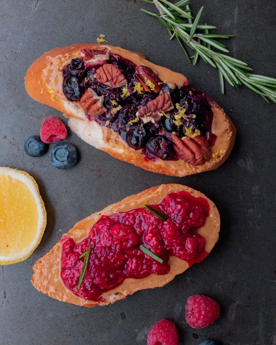 Sunday brekkie done right✔️
Peanut butter on toast two ways🙆🏻‍♀️
Jaggery sweetened peanut butter topped with raspberry+rosemary Chia seed jam &amp; a blueberry lemon jam with toasted pecans

#Vancouver #Breakfast #SundayBrekkie #PeanutButterOnToast #Berries