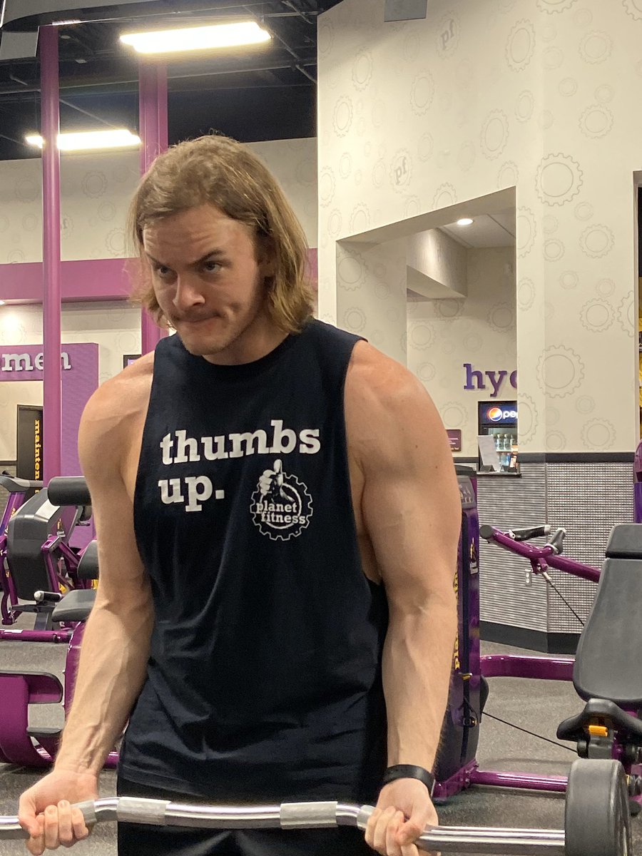 Trying to get better. Plant power has me leaning up and feeling stronger. Excited to see the results to come!
#vegan #health #fitness