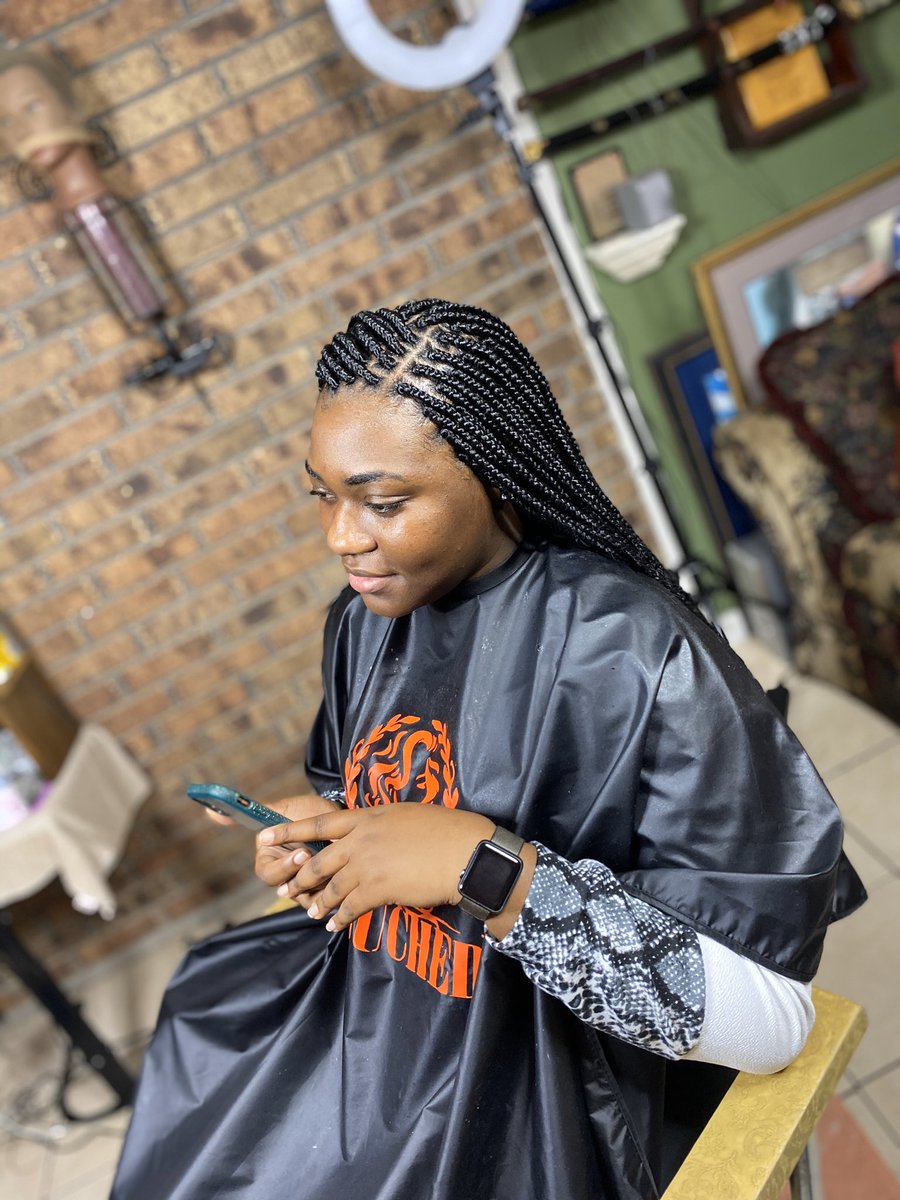MYnameIS_nylaa's tweet photo. #smallBoxBraids 
IG: Touched_By_nylaa 
FB: nylaa lashawn 
Louisiana stylist ❣️
Book through DM 📩
#touchedByNylaa💖 https://t.co/YtzaKNzg47