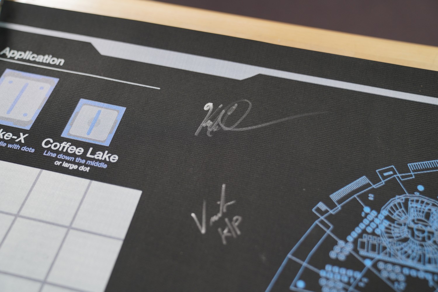 Skim Controversieel skelet GamersNexus on Twitter: "Identified the last signature on the charity auction modmat! There was one I couldn't read (these guys signed about two years ago), but we've learned it is @bitwitkyle's autograph Skim Controversieel skelet GamersNexus on Twitter: "Identified the last signature on the charity auction modmat! There was one I couldn't read (these guys signed about two years ago), but we've learned it is @bitwitkyle's autograph