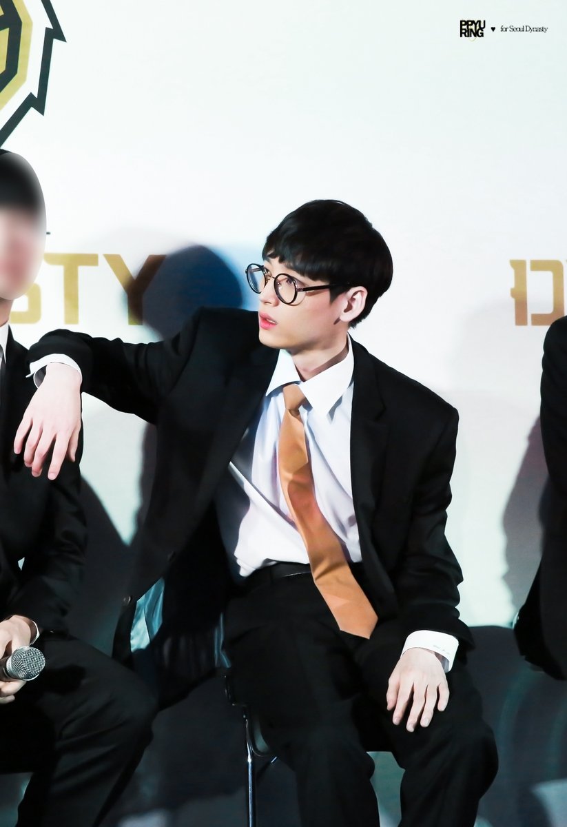 burn1ng_ow's tweet photo. 200119 다이너스티 #tigernation 킥 오프

#토비 #TOBI #양진모 #SEOUL_DYNASTY

*- 말도 안 되는 결재 서류 들고 와서 결재해 달라고 하는 신입을 보고 화가 난 팀장님 

https://t.co/1pPISQiVDk https://t.co/etMr98CVYC