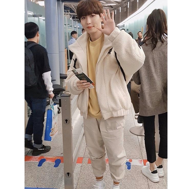 ✧* ･ﾟ♡day 19 〈jan 19th〉ahhhh hi bub i was so shocked you posted on insta but u looked so cute at the airport  literally the cutest lil dumpling I had the most BORING day but I hope you have a wonderful and exciting day I love you so much 