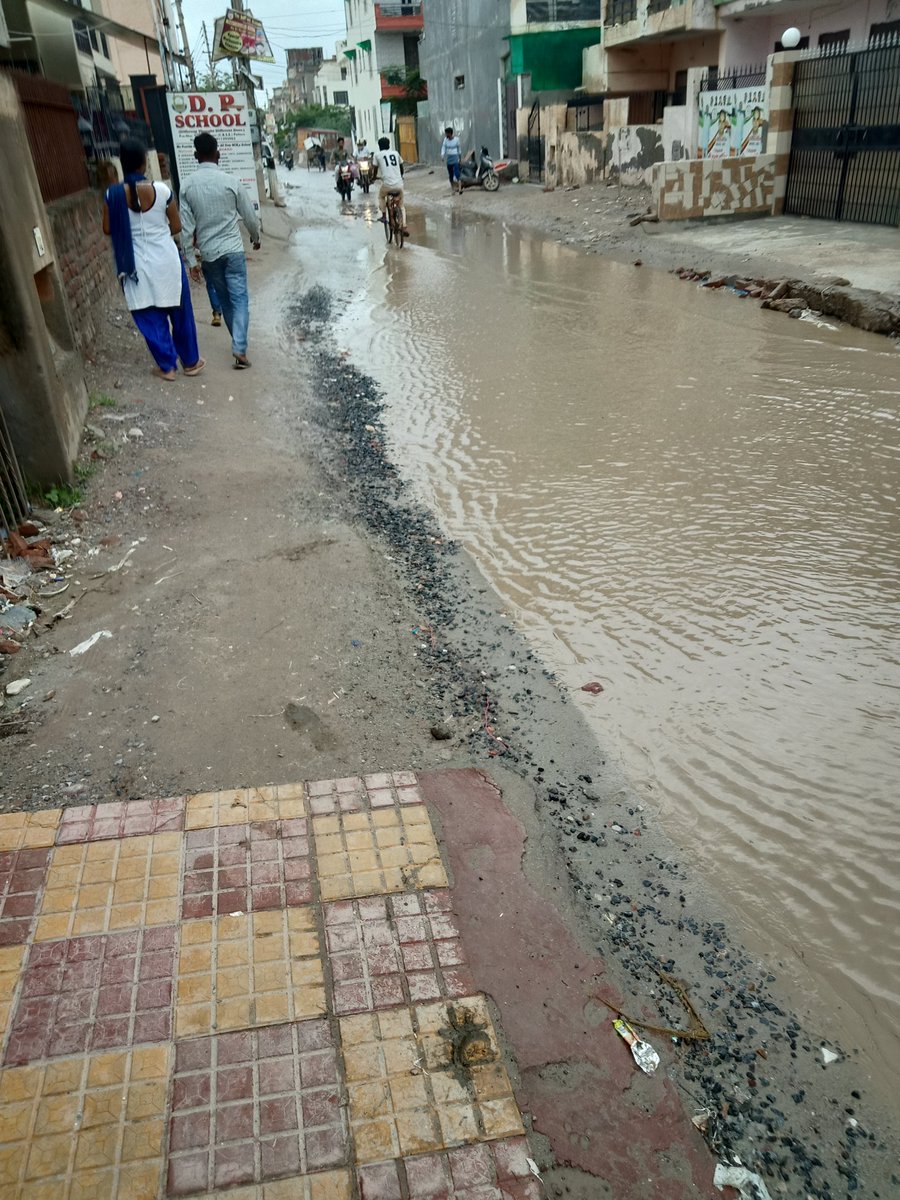 ShankarPadhy1's tweet photo. CM Saab pls discuss devlopepment of East block sector 91 Surya nagar pH 2 Faridabad who has voted BJP despite of step motherly treatment and not a single cm complaints implemented but closed falsely.Drainge,Roads, Encrochment on sector land by illegal colonies traffic jams https://t.co/qbZcL43s8x