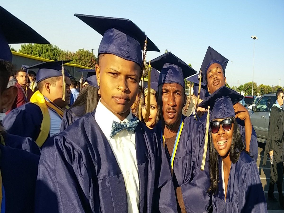 FlahertyAnnette's tweet photo. Life is so precious. Your were such a light Iman. 💔 #classof2015 #millikanhs https://t.co/Y21lZre2Mk