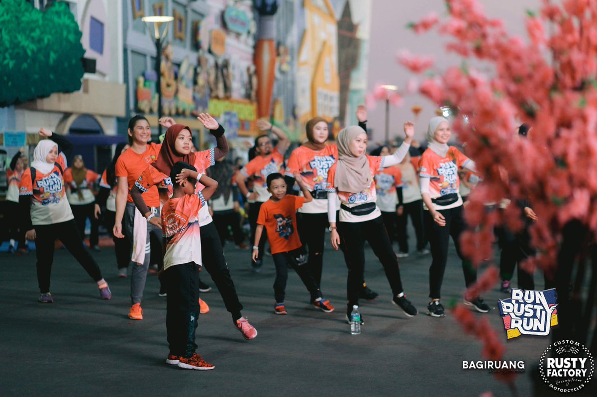 bagirunclub's tweet photo. Selesai larian #runrustyrun . Untuk bulan 3 kami akan anjurkan kaki fest di medan gopeng pula. So untuk semua runner, welcome to #ipoh . @MohKeIpoh @twtjogging #ipohcity #ipohawesome https://t.co/nU4nTKwiUD