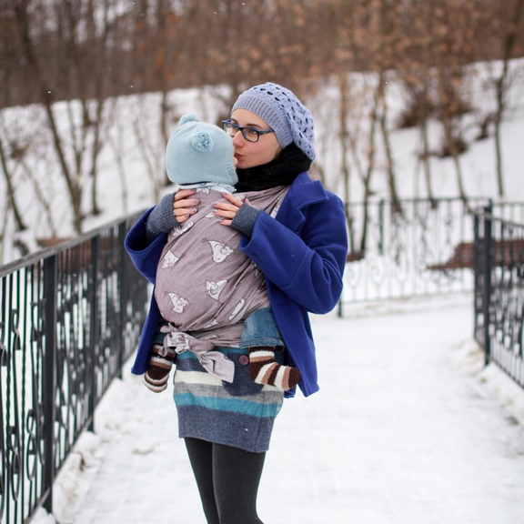 Как падать с ребёнком в слинге citymoms.ru/kak-padat-s-re…