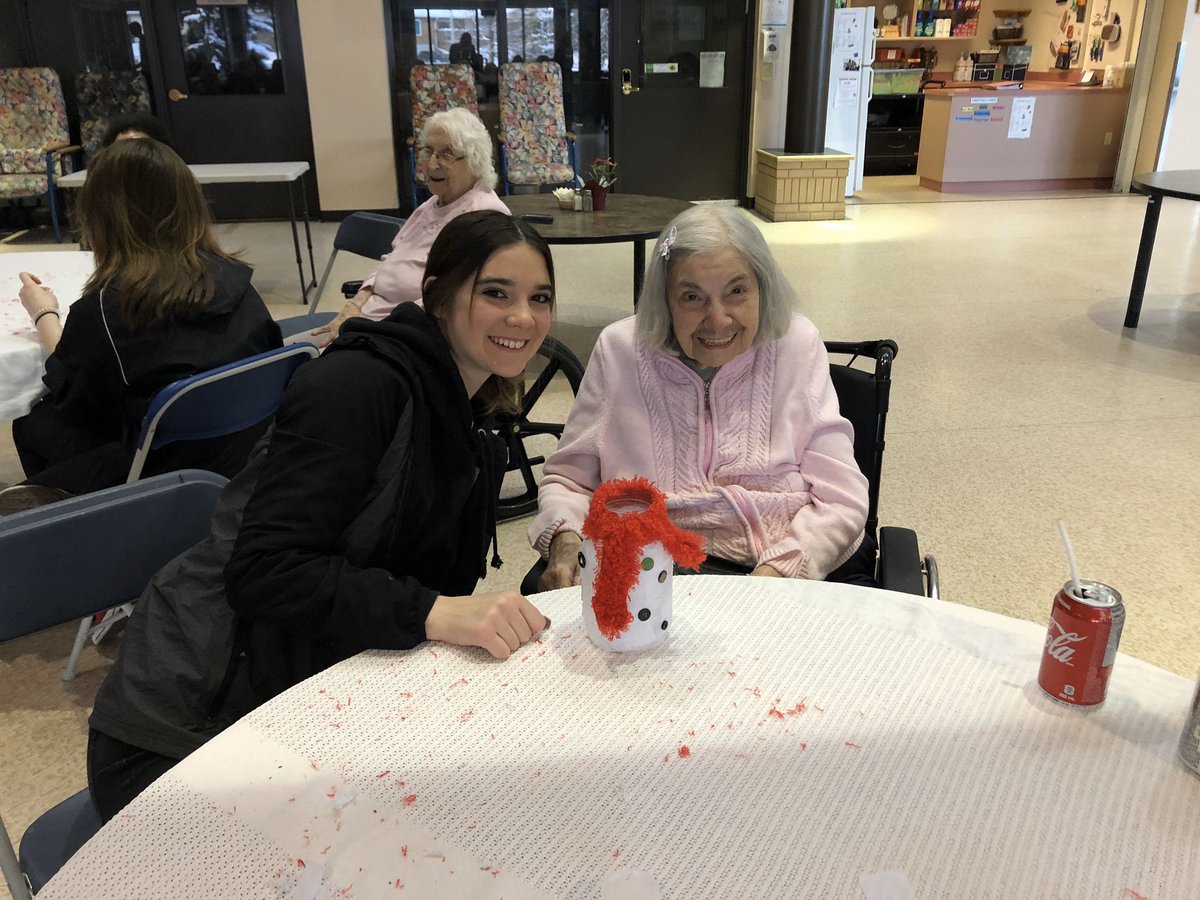 Phoenix2005girl's tweet photo. Phoenix U15 Girls @SpdsaTech @SPDSASoccer team bonding / good deeds volunteering at the Jubilee Nursing Home - awesome job girls https://t.co/73dRtwDfqn